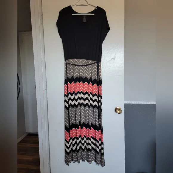 Design History | Dresses | Design History Zig Zag Black Grey And Pink Maxi  Dress Size Missy Xl Nwot | Poshmark